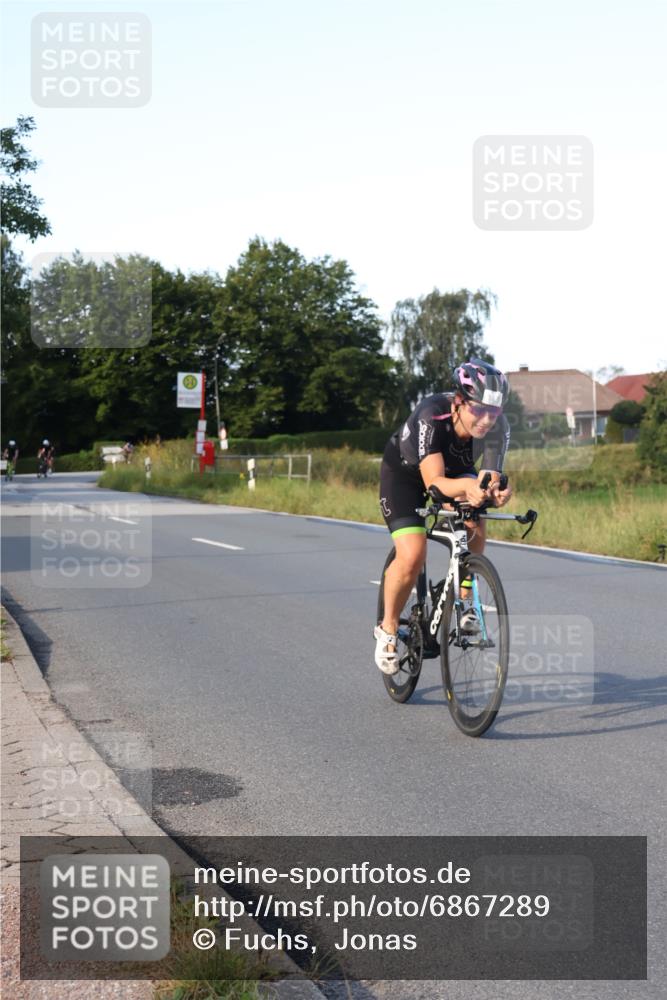 25.08.2024 - Elbe Triathlon Hamburg Fuchs,  Jonas http://msf.ph/oto/6867289 25.08.2024 09:28:27 Radfahren 168, 143, 431, 368 meine-sportfotos.de