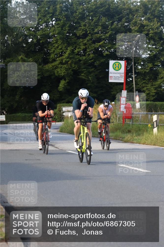 25.08.2024 - Elbe Triathlon Hamburg Fuchs,  Jonas http://msf.ph/oto/6867305 25.08.2024 09:28:32 Radfahren 143, 431, 368, 421, 333, 341, 130 meine-sportfotos.de