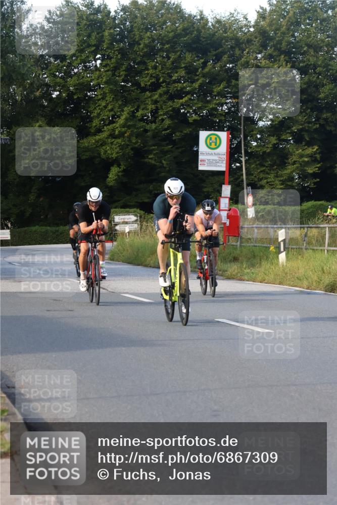25.08.2024 - Elbe Triathlon Hamburg Fuchs,  Jonas http://msf.ph/oto/6867309 25.08.2024 09:28:32 Radfahren 143, 431, 368, 421, 333, 341, 130 meine-sportfotos.de