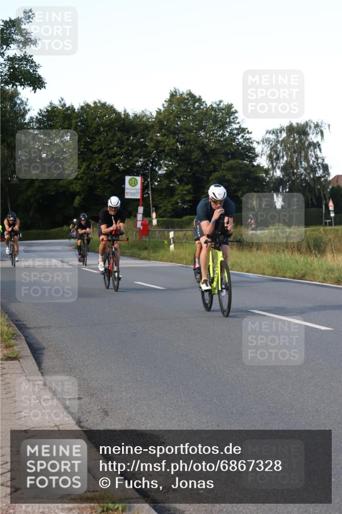 25.08.2024 - Elbe Triathlon Hamburg Fuchs,  Jonas http://msf.ph/oto/6867328 25.08.2024 09:28:33 Radfahren 431, 368, 421, 333, 341, 130 meine-sportfotos.de