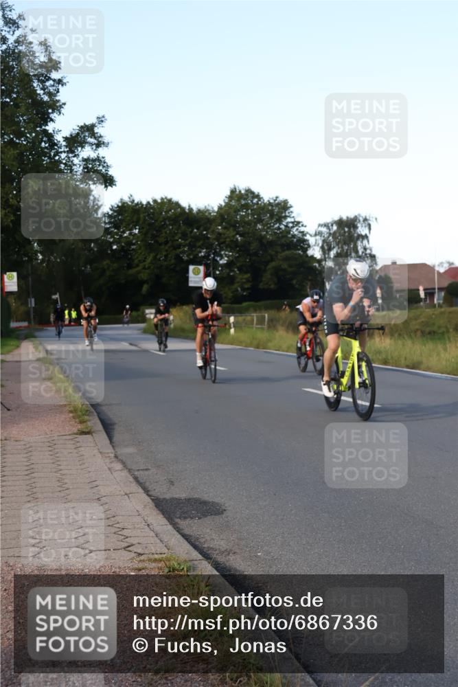 25.08.2024 - Elbe Triathlon Hamburg Fuchs,  Jonas http://msf.ph/oto/6867336 25.08.2024 09:28:33 Radfahren 431, 368, 421, 333, 341, 130 meine-sportfotos.de
