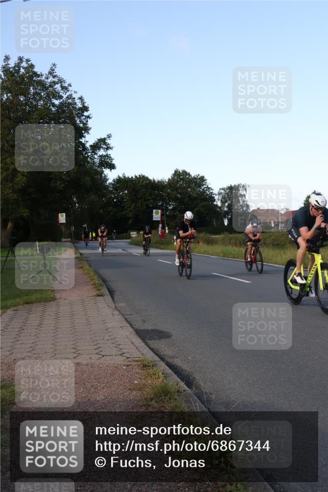 25.08.2024 - Elbe Triathlon Hamburg Fuchs,  Jonas http://msf.ph/oto/6867344 25.08.2024 09:28:34 Radfahren 431, 368, 421, 333, 341, 130 meine-sportfotos.de