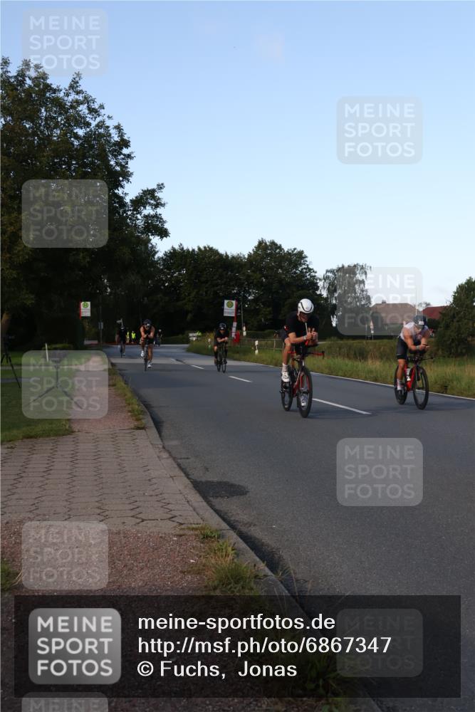 25.08.2024 - Elbe Triathlon Hamburg Fuchs,  Jonas http://msf.ph/oto/6867347 25.08.2024 09:28:34 Radfahren 431, 368, 421, 333, 341, 130 meine-sportfotos.de