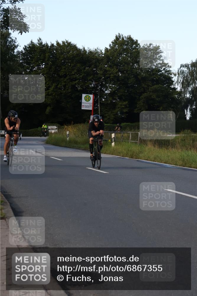 25.08.2024 - Elbe Triathlon Hamburg Fuchs,  Jonas http://msf.ph/oto/6867355 25.08.2024 09:28:34 Radfahren 431, 368, 421, 333, 341, 130 meine-sportfotos.de