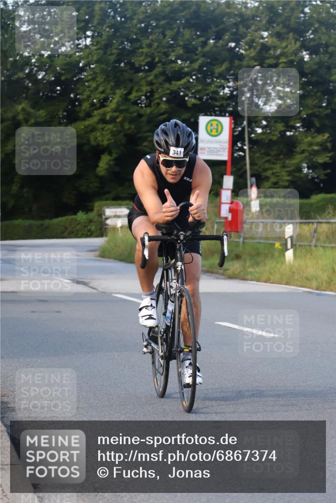 25.08.2024 - Elbe Triathlon Hamburg Fuchs,  Jonas http://msf.ph/oto/6867374 25.08.2024 09:28:35 Radfahren 431, 368, 421, 333, 341, 130, 388 meine-sportfotos.de