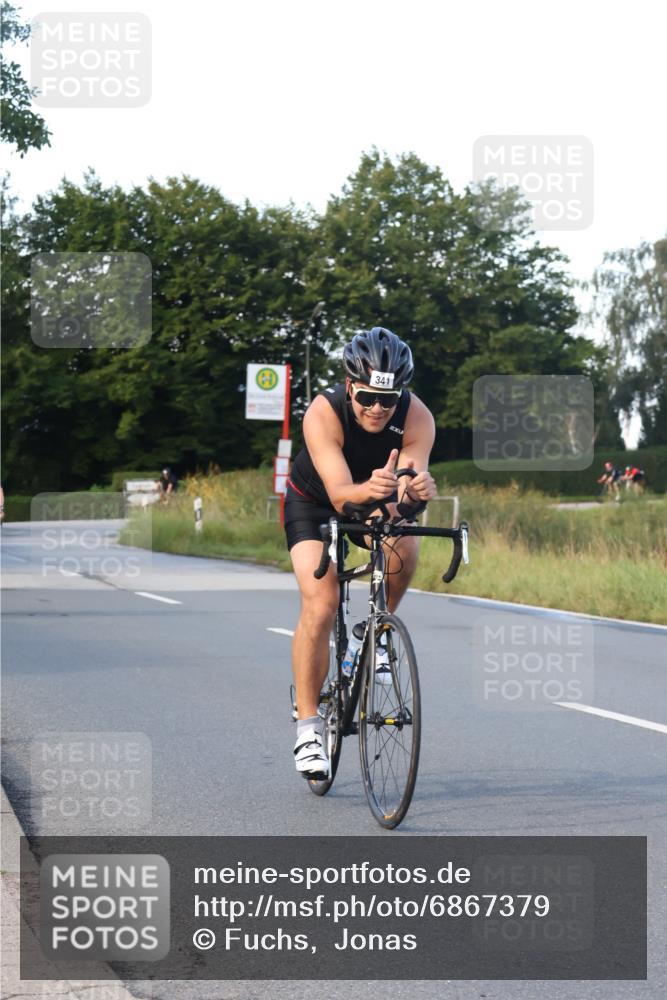 25.08.2024 - Elbe Triathlon Hamburg Fuchs,  Jonas http://msf.ph/oto/6867379 25.08.2024 09:28:36 Radfahren 431, 368, 421, 333, 341, 130, 388, 251 meine-sportfotos.de