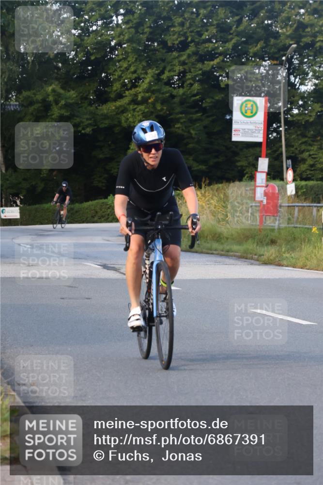 25.08.2024 - Elbe Triathlon Hamburg Fuchs,  Jonas http://msf.ph/oto/6867391 25.08.2024 09:28:37 Radfahren 431, 368, 421, 333, 341, 130, 388, 251 meine-sportfotos.de