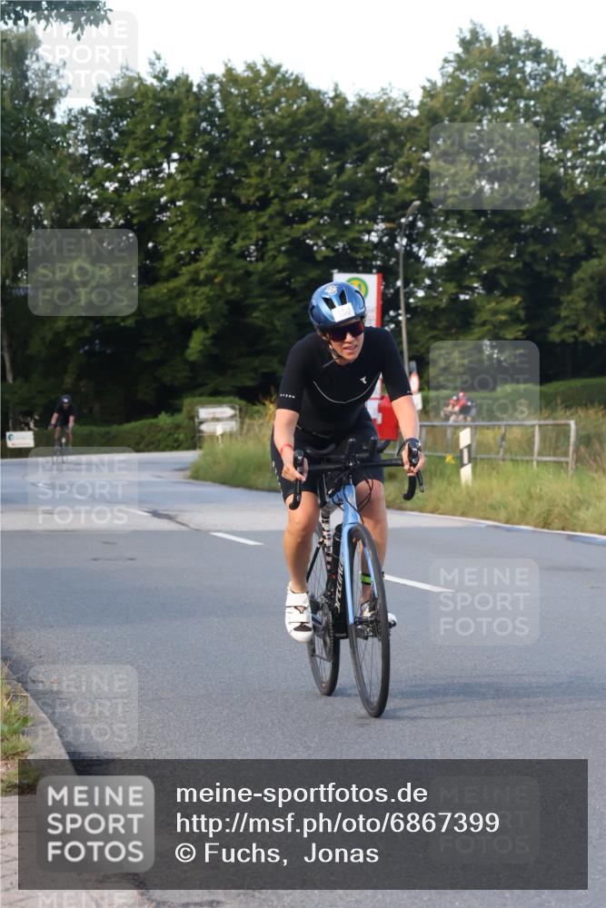 25.08.2024 - Elbe Triathlon Hamburg Fuchs,  Jonas http://msf.ph/oto/6867399 25.08.2024 09:28:37 Radfahren 431, 368, 421, 333, 341, 130, 388, 251 meine-sportfotos.de