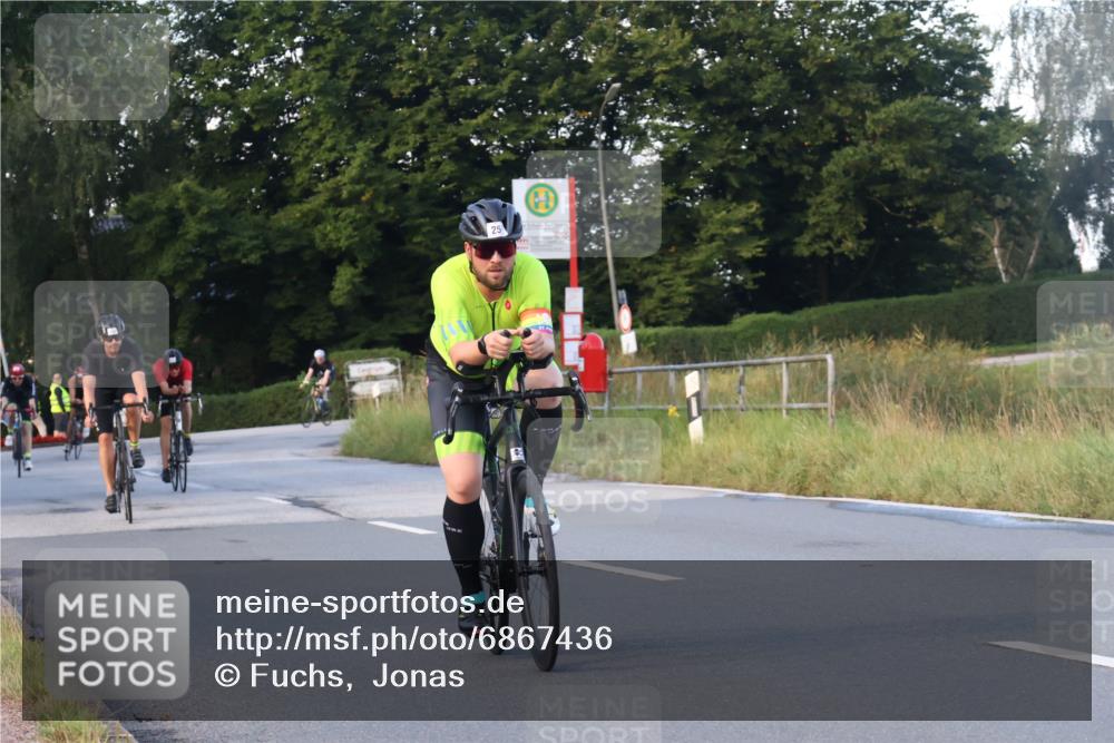 25.08.2024 - Elbe Triathlon Hamburg Fuchs,  Jonas http://msf.ph/oto/6867436 25.08.2024 09:28:42 Radfahren 130, 388, 251, 384, 90, 290, 376 meine-sportfotos.de