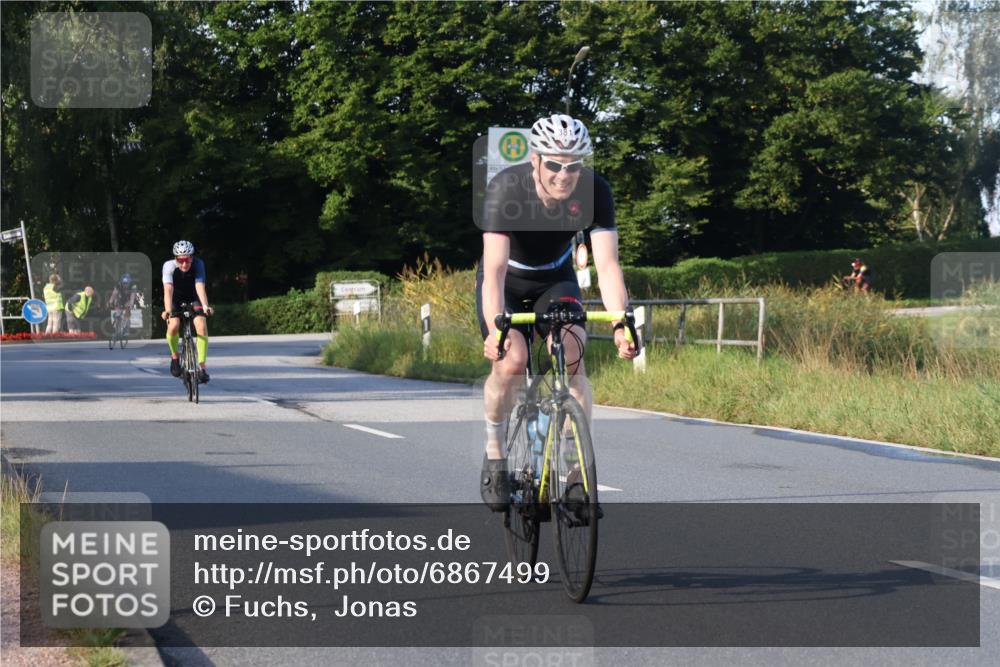 25.08.2024 - Elbe Triathlon Hamburg Fuchs,  Jonas http://msf.ph/oto/6867499 25.08.2024 09:28:50 Radfahren 384, 90, 290, 376, 381, 317 meine-sportfotos.de