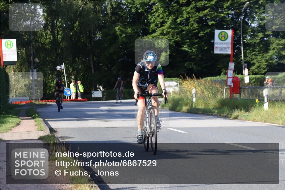 25.08.2024 - Elbe Triathlon Hamburg Fuchs,  Jonas http://msf.ph/oto/6867529 25.08.2024 09:28:57 Radfahren 317, 154, 152 meine-sportfotos.de