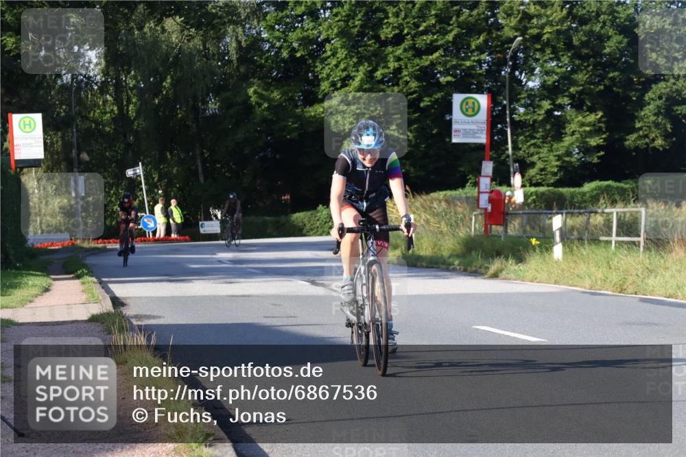 25.08.2024 - Elbe Triathlon Hamburg Fuchs,  Jonas http://msf.ph/oto/6867536 25.08.2024 09:28:57 Radfahren 317, 154, 152 meine-sportfotos.de