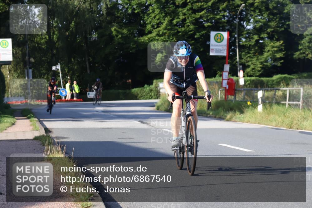 25.08.2024 - Elbe Triathlon Hamburg Fuchs,  Jonas http://msf.ph/oto/6867540 25.08.2024 09:28:57 Radfahren 317, 154, 152 meine-sportfotos.de