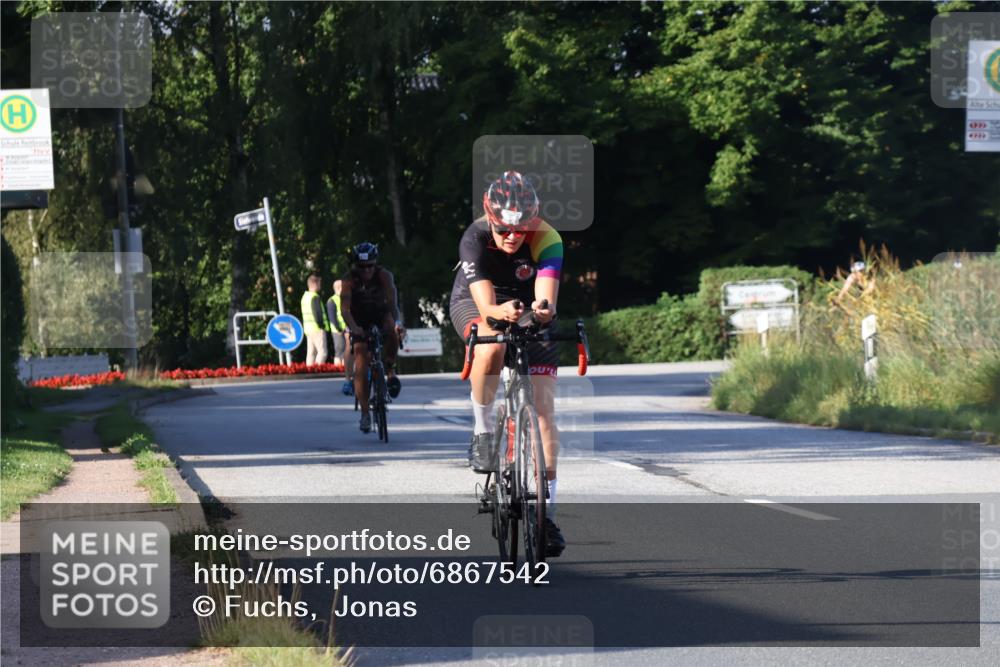 25.08.2024 - Elbe Triathlon Hamburg Fuchs,  Jonas http://msf.ph/oto/6867542 25.08.2024 09:29:01 Radfahren 154, 152, 442, 418 meine-sportfotos.de
