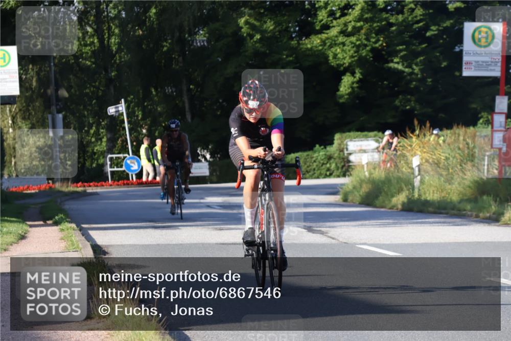 25.08.2024 - Elbe Triathlon Hamburg Fuchs,  Jonas http://msf.ph/oto/6867546 25.08.2024 09:29:01 Radfahren 154, 152, 442, 418 meine-sportfotos.de