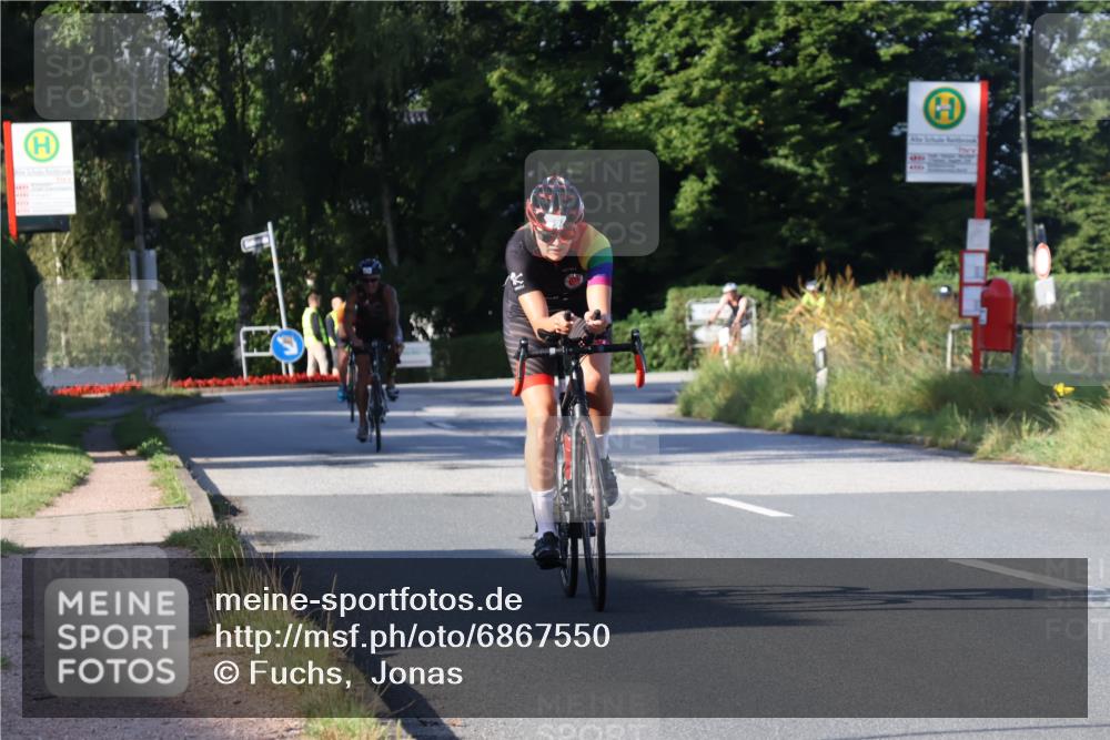 25.08.2024 - Elbe Triathlon Hamburg Fuchs,  Jonas http://msf.ph/oto/6867550 25.08.2024 09:29:01 Radfahren 154, 152, 442, 418 meine-sportfotos.de