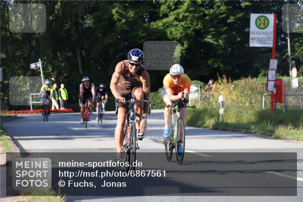 25.08.2024 - Elbe Triathlon Hamburg Fuchs,  Jonas http://msf.ph/oto/6867561 25.08.2024 09:29:04 Radfahren 154, 152, 442, 418, 528, 111, 211 meine-sportfotos.de