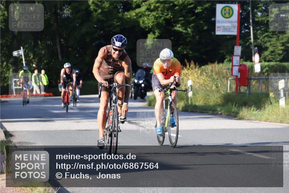 25.08.2024 - Elbe Triathlon Hamburg Fuchs,  Jonas http://msf.ph/oto/6867564 25.08.2024 09:29:05 Radfahren 152, 442, 418, 528, 111, 211 meine-sportfotos.de
