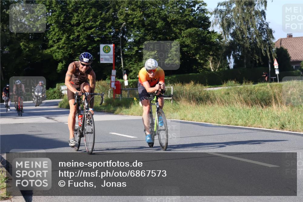 25.08.2024 - Elbe Triathlon Hamburg Fuchs,  Jonas http://msf.ph/oto/6867573 25.08.2024 09:29:05 Radfahren 152, 442, 418, 528, 111, 211 meine-sportfotos.de