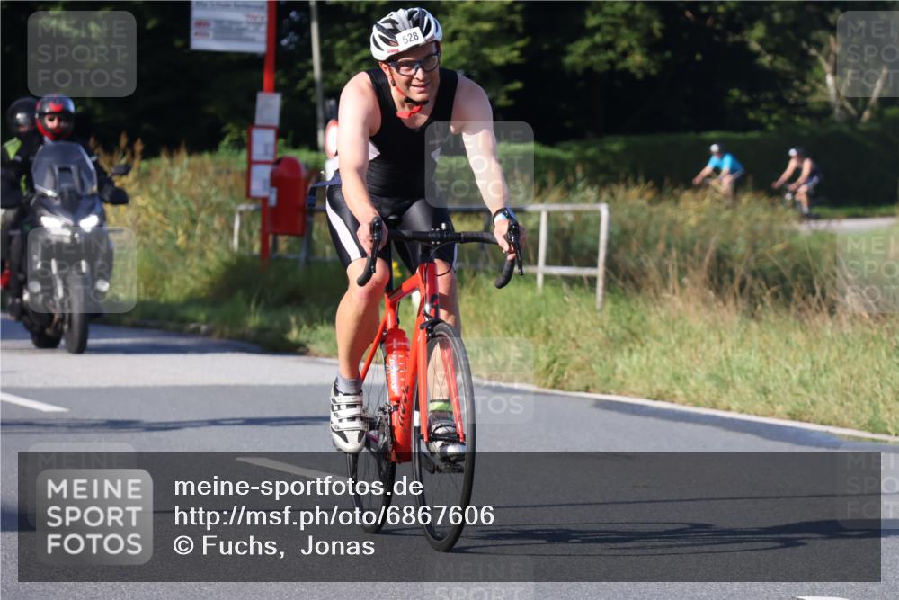 25.08.2024 - Elbe Triathlon Hamburg Fuchs,  Jonas http://msf.ph/oto/6867606 25.08.2024 09:29:08 Radfahren 152, 442, 418, 528, 111, 211, 406 meine-sportfotos.de