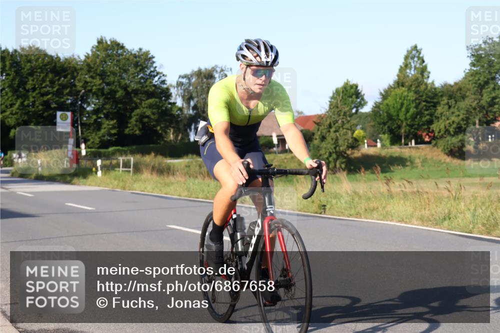 25.08.2024 - Elbe Triathlon Hamburg Fuchs,  Jonas http://msf.ph/oto/6867658 25.08.2024 09:29:11 Radfahren 442, 418, 528, 111, 211, 406 meine-sportfotos.de
