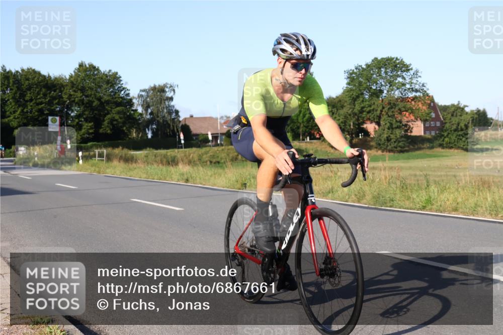 25.08.2024 - Elbe Triathlon Hamburg Fuchs,  Jonas http://msf.ph/oto/6867661 25.08.2024 09:29:11 Radfahren 442, 418, 528, 111, 211, 406 meine-sportfotos.de