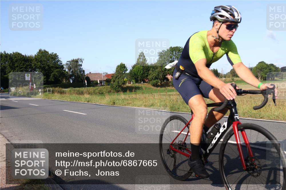 25.08.2024 - Elbe Triathlon Hamburg Fuchs,  Jonas http://msf.ph/oto/6867665 25.08.2024 09:29:11 Radfahren 442, 418, 528, 111, 211, 406 meine-sportfotos.de