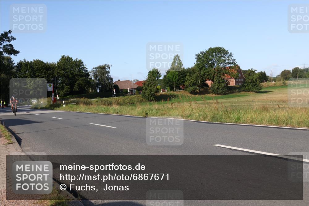 25.08.2024 - Elbe Triathlon Hamburg Fuchs,  Jonas http://msf.ph/oto/6867671 25.08.2024 09:29:11 Radfahren 442, 418, 528, 111, 211, 406 meine-sportfotos.de
