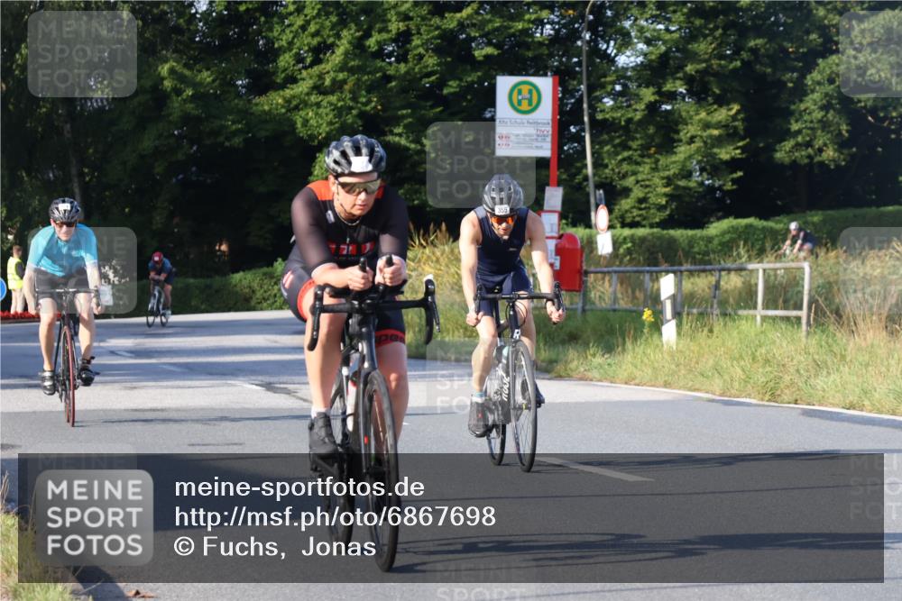 25.08.2024 - Elbe Triathlon Hamburg Fuchs,  Jonas http://msf.ph/oto/6867698 25.08.2024 09:29:18 Radfahren 406, 131, 355, 374, 264, 33 meine-sportfotos.de
