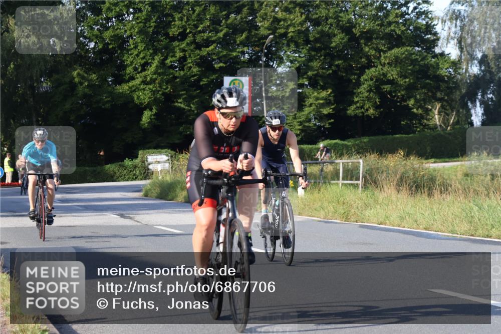 25.08.2024 - Elbe Triathlon Hamburg Fuchs,  Jonas http://msf.ph/oto/6867706 25.08.2024 09:29:18 Radfahren 406, 131, 355, 374, 264, 33 meine-sportfotos.de