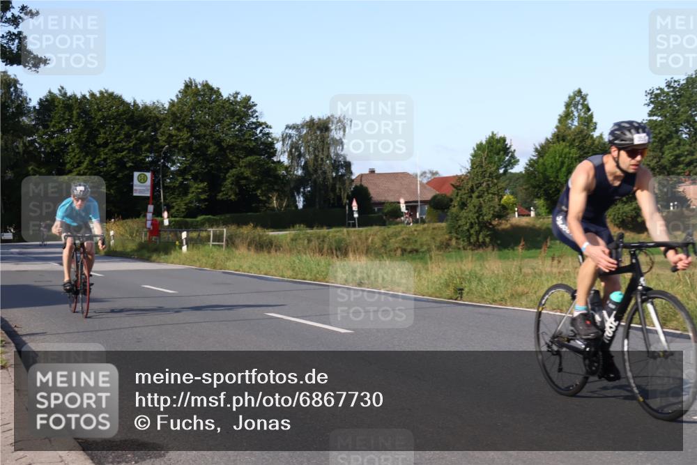 25.08.2024 - Elbe Triathlon Hamburg Fuchs,  Jonas http://msf.ph/oto/6867730 25.08.2024 09:29:19 Radfahren 406, 131, 355, 374, 264, 33, 63 meine-sportfotos.de