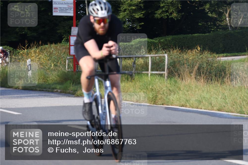 25.08.2024 - Elbe Triathlon Hamburg Fuchs,  Jonas http://msf.ph/oto/6867763 25.08.2024 09:29:23 Radfahren 131, 355, 374, 264, 33, 63, 135 meine-sportfotos.de