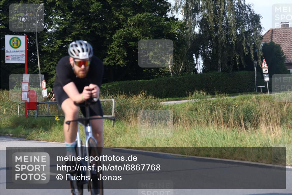 25.08.2024 - Elbe Triathlon Hamburg Fuchs,  Jonas http://msf.ph/oto/6867768 25.08.2024 09:29:23 Radfahren 131, 355, 374, 264, 33, 63, 135 meine-sportfotos.de