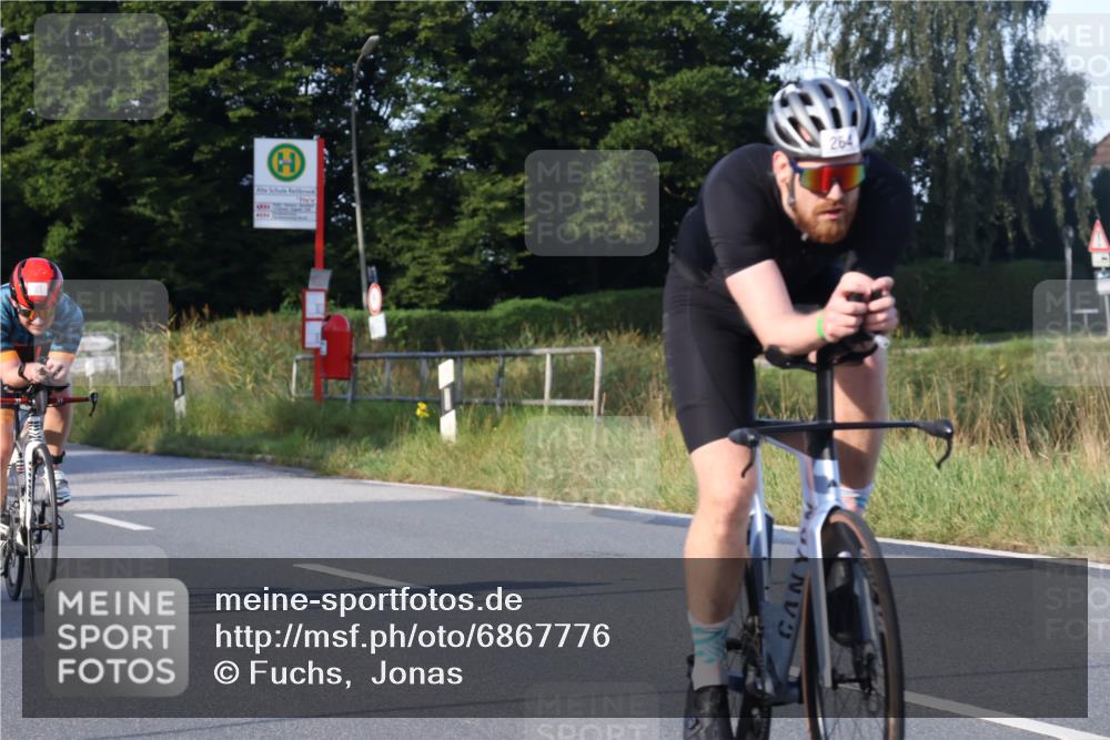 25.08.2024 - Elbe Triathlon Hamburg Fuchs,  Jonas http://msf.ph/oto/6867776 25.08.2024 09:29:23 Radfahren 131, 355, 374, 264, 33, 63, 135 meine-sportfotos.de