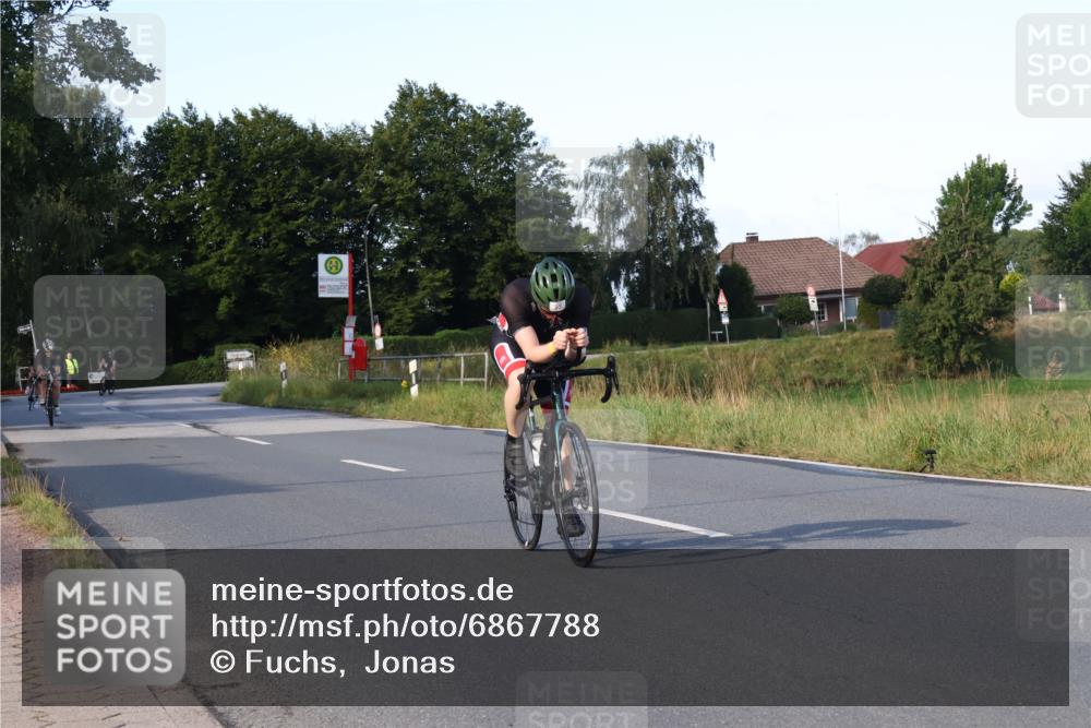 25.08.2024 - Elbe Triathlon Hamburg Fuchs,  Jonas http://msf.ph/oto/6867788 25.08.2024 09:29:26 Radfahren 264, 33, 63, 135, 359, 357 meine-sportfotos.de