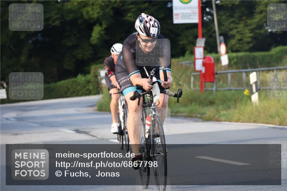25.08.2024 - Elbe Triathlon Hamburg Fuchs,  Jonas http://msf.ph/oto/6867798 25.08.2024 09:29:29 Radfahren 264, 33, 63, 135, 359, 357 meine-sportfotos.de