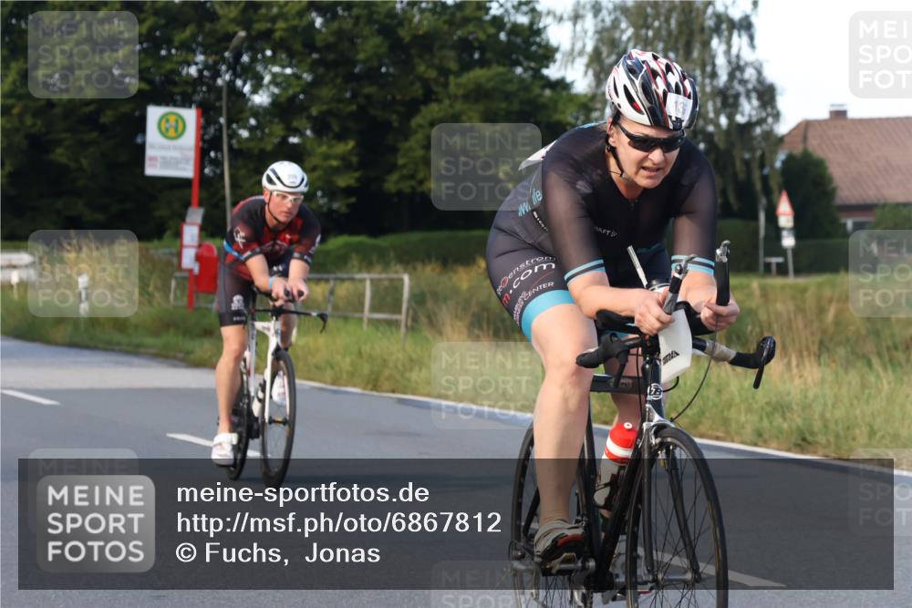 25.08.2024 - Elbe Triathlon Hamburg Fuchs,  Jonas http://msf.ph/oto/6867812 25.08.2024 09:29:30 Radfahren 33, 63, 135, 359, 357 meine-sportfotos.de