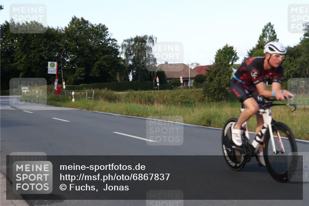 25.08.2024 - Elbe Triathlon Hamburg Fuchs,  Jonas http://msf.ph/oto/6867837 25.08.2024 09:29:31 Radfahren 63, 135, 359, 357 meine-sportfotos.de