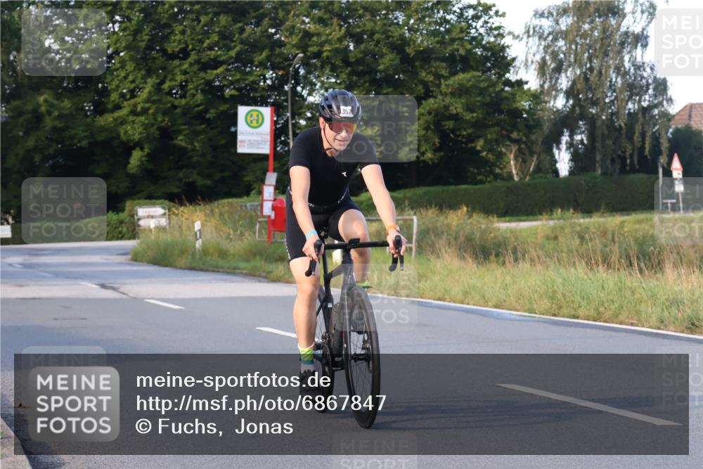 25.08.2024 - Elbe Triathlon Hamburg Fuchs,  Jonas http://msf.ph/oto/6867847 25.08.2024 09:29:33 Radfahren 135, 359, 357 meine-sportfotos.de