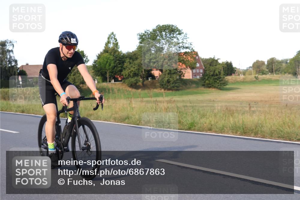 25.08.2024 - Elbe Triathlon Hamburg Fuchs,  Jonas http://msf.ph/oto/6867863 25.08.2024 09:29:33 Radfahren 135, 359, 357 meine-sportfotos.de