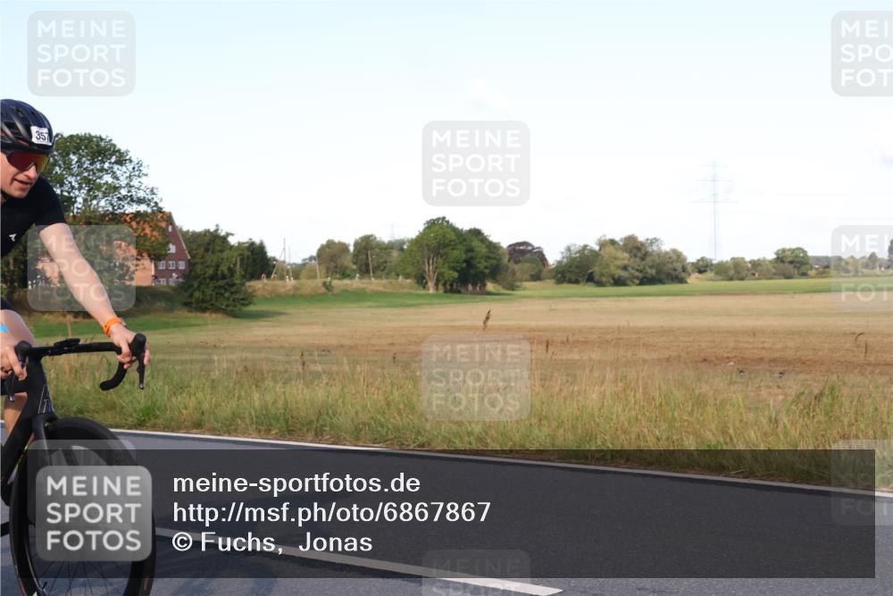 25.08.2024 - Elbe Triathlon Hamburg Fuchs,  Jonas http://msf.ph/oto/6867867 25.08.2024 09:29:33 Radfahren 135, 359, 357 meine-sportfotos.de