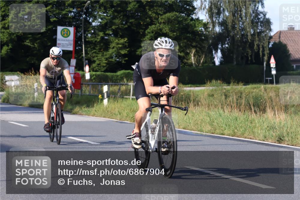 25.08.2024 - Elbe Triathlon Hamburg Fuchs,  Jonas http://msf.ph/oto/6867904 25.08.2024 09:29:50 Radfahren 66, 447, 98, 407, 138, 385, 401, 305 meine-sportfotos.de