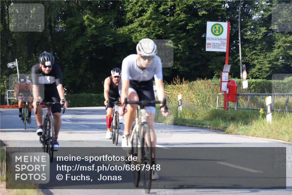 25.08.2024 - Elbe Triathlon Hamburg Fuchs,  Jonas http://msf.ph/oto/6867948 25.08.2024 09:29:53 Radfahren 66, 447, 98, 407, 138, 385, 401, 305 meine-sportfotos.de