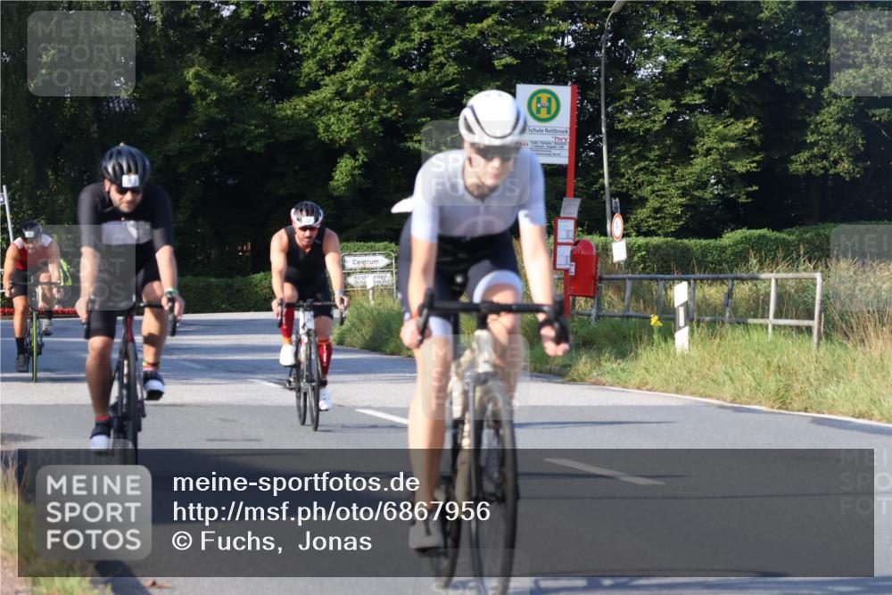 25.08.2024 - Elbe Triathlon Hamburg Fuchs,  Jonas http://msf.ph/oto/6867956 25.08.2024 09:29:54 Radfahren 66, 447, 98, 407, 138, 385, 401, 305 meine-sportfotos.de