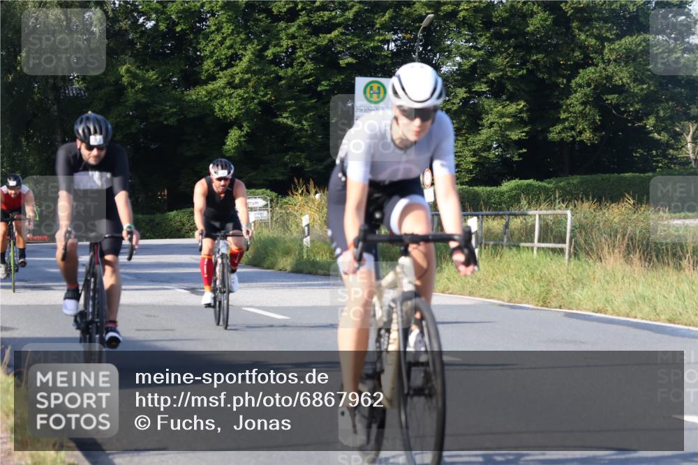 25.08.2024 - Elbe Triathlon Hamburg Fuchs,  Jonas http://msf.ph/oto/6867962 25.08.2024 09:29:54 Radfahren 66, 447, 98, 407, 138, 385, 401, 305 meine-sportfotos.de