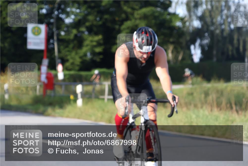 25.08.2024 - Elbe Triathlon Hamburg Fuchs,  Jonas http://msf.ph/oto/6867998 25.08.2024 09:29:55 Radfahren 447, 98, 407, 138, 385, 401, 305, 101 meine-sportfotos.de