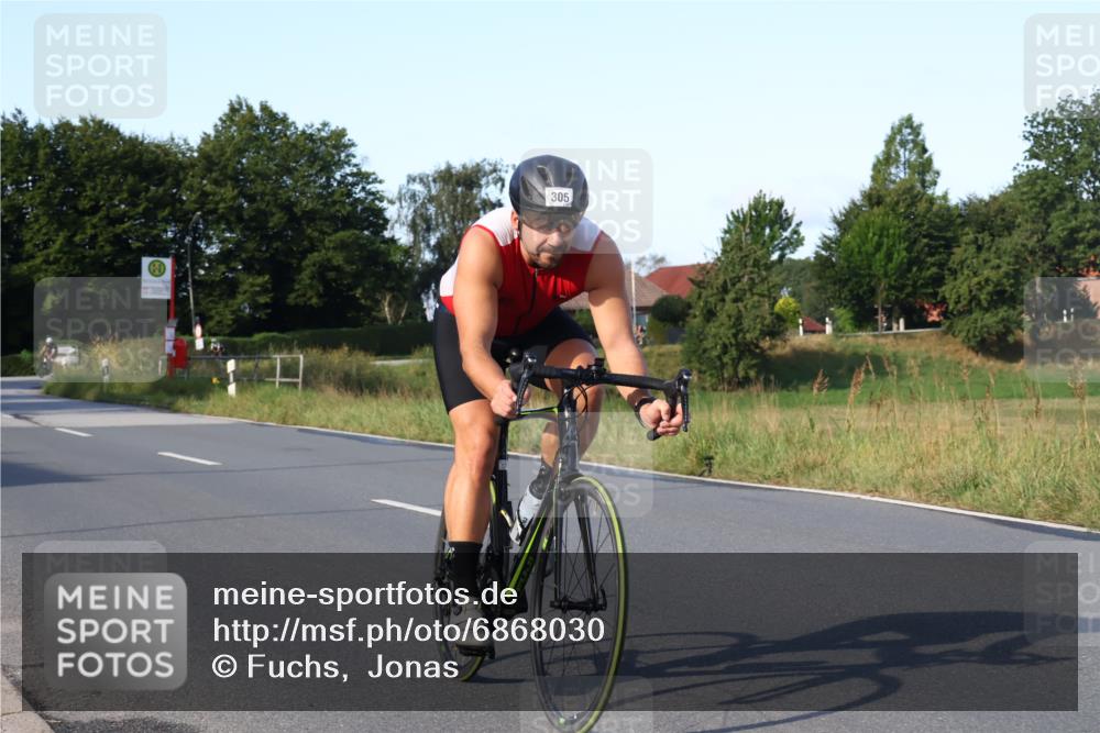 25.08.2024 - Elbe Triathlon Hamburg Fuchs,  Jonas http://msf.ph/oto/6868030 25.08.2024 09:29:57 Radfahren 98, 407, 138, 385, 401, 305, 101 meine-sportfotos.de