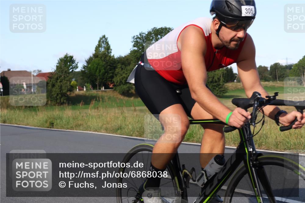 25.08.2024 - Elbe Triathlon Hamburg Fuchs,  Jonas http://msf.ph/oto/6868038 25.08.2024 09:29:57 Radfahren 98, 407, 138, 385, 401, 305, 101 meine-sportfotos.de