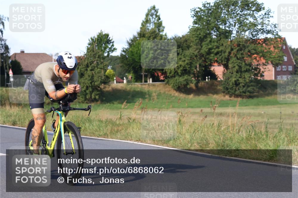 25.08.2024 - Elbe Triathlon Hamburg Fuchs,  Jonas http://msf.ph/oto/6868062 25.08.2024 09:30:02 Radfahren 305, 101, 231, 221 meine-sportfotos.de