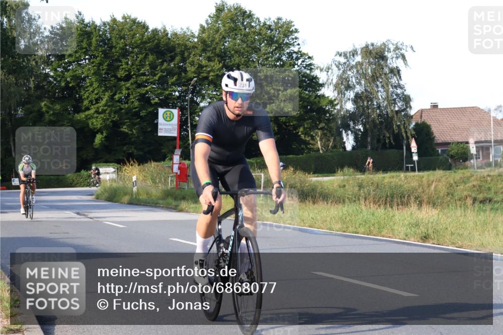 25.08.2024 - Elbe Triathlon Hamburg Fuchs,  Jonas http://msf.ph/oto/6868077 25.08.2024 09:30:05 Radfahren 101, 231, 221, 114 meine-sportfotos.de